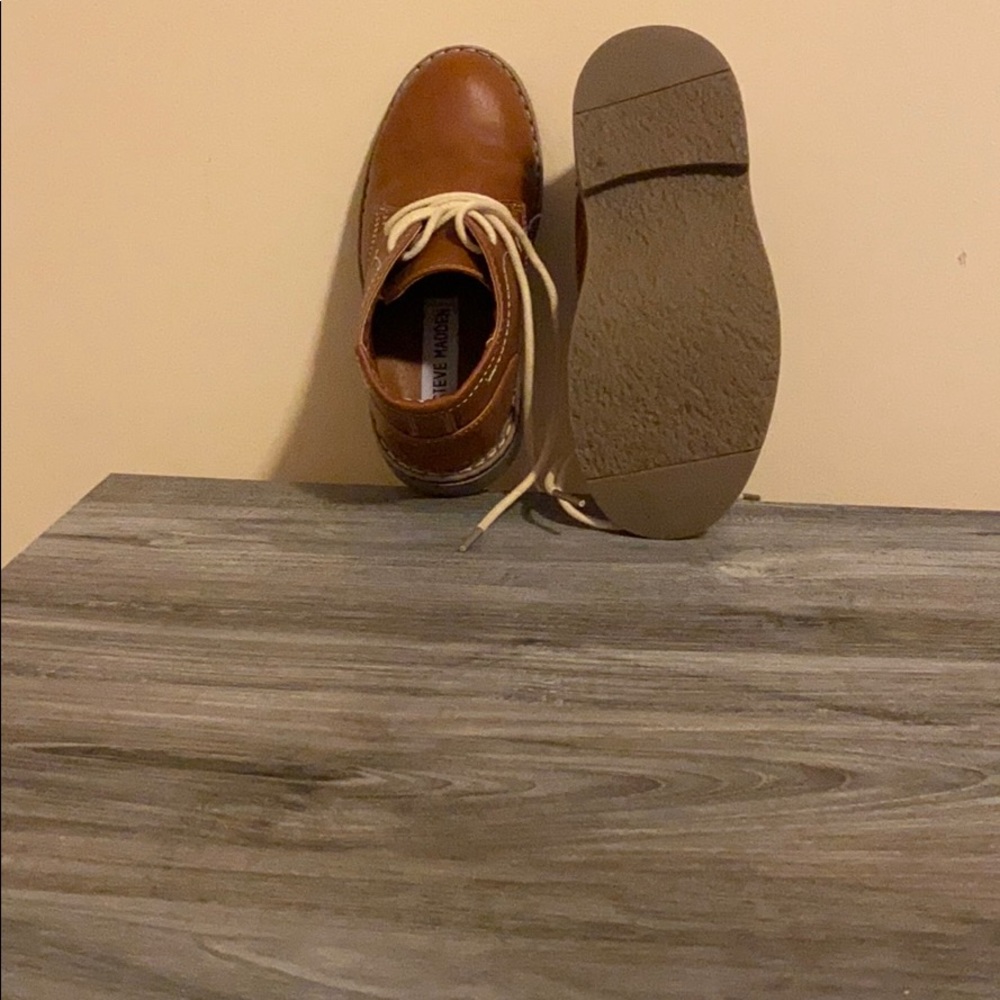 Shoes - Picture 3 of 4